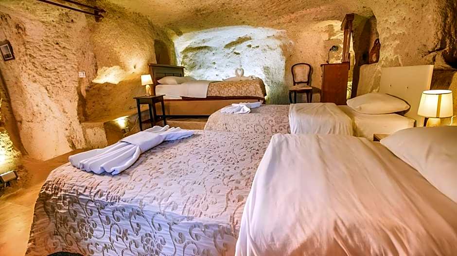 Center Cave Hostel