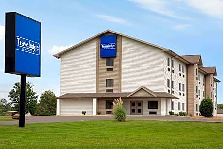 Travelodge by Wyndham Livonia