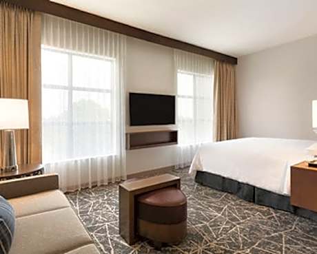 2 Queen Mob Acc Tub 2 Room Suite