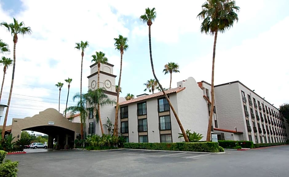 Buena Park Grand Hotel & Suites