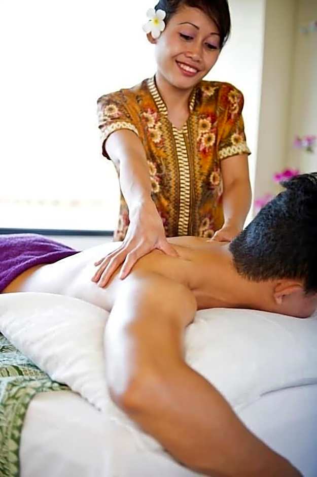 Puri Kiic Golf View Hotel