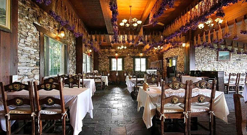 Provence Rose Lodge in Ching Jing B&B