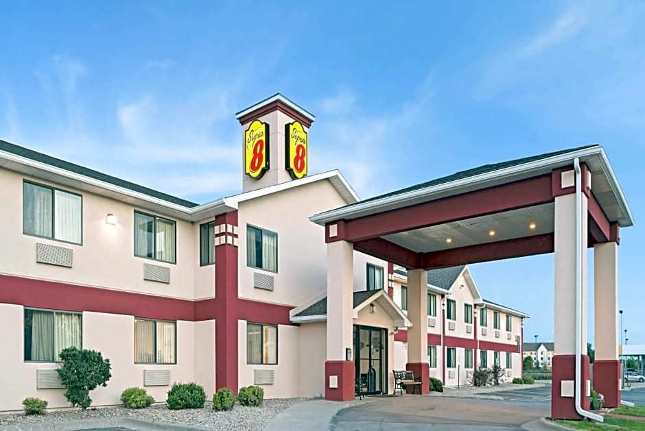 Super 8 by Wyndham Omaha Eppley Airport/Carter Lake