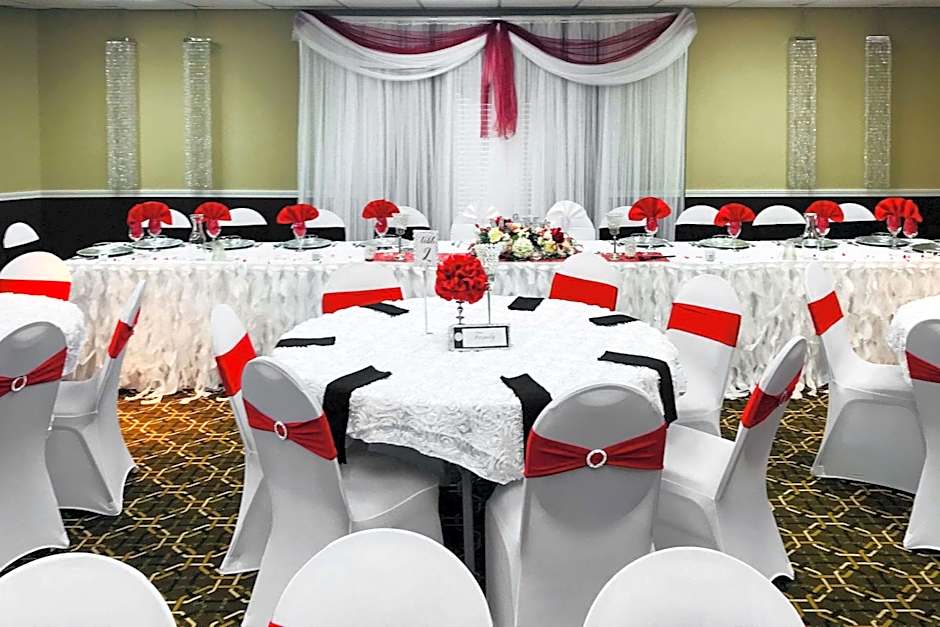 Country Inn & Suites by Radisson, Battle Creek, MI