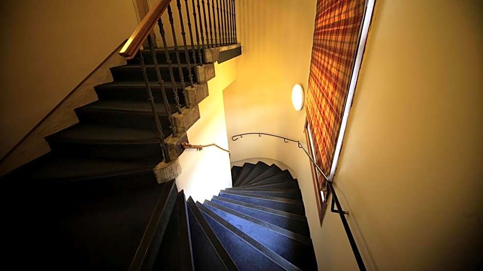 The Pipers' Tryst Hotel