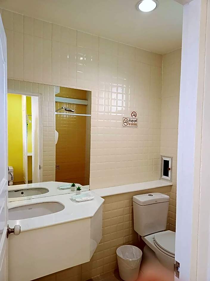 Banlomnow Hotel