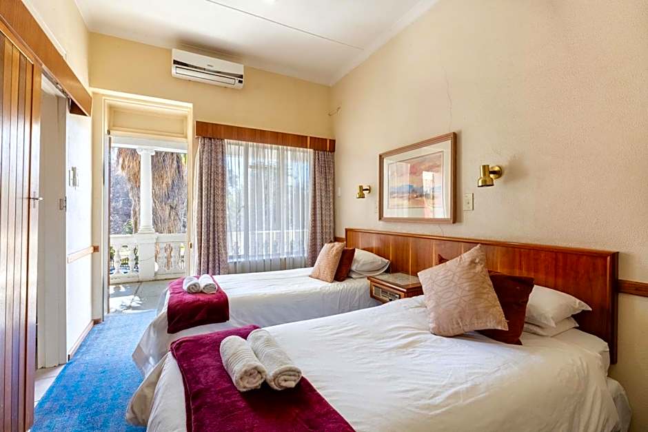 Karoo Country Inn