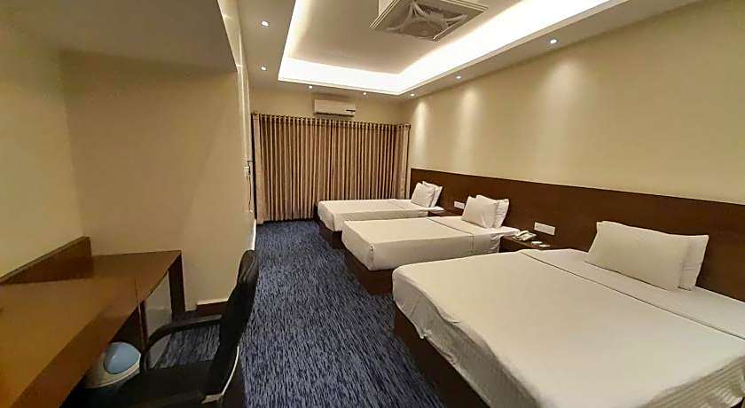 Richmond Hotel And Suites