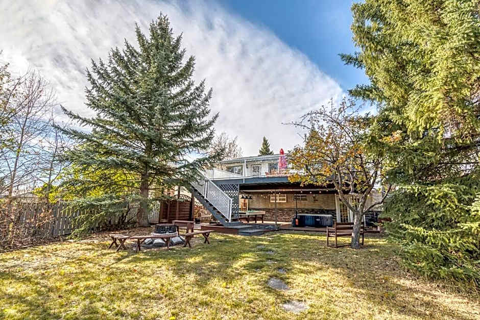 Boho Retreat w/King Bed on Bow River Pathway