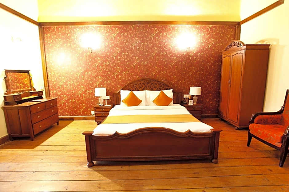 The Palace Belvedere Hotel