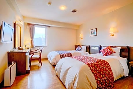 Twin Room with City View