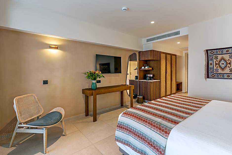 Minos Ambassador Suites & Spa - Adults only