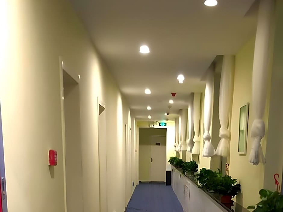 7 Days Inn Hami Baofeng Market