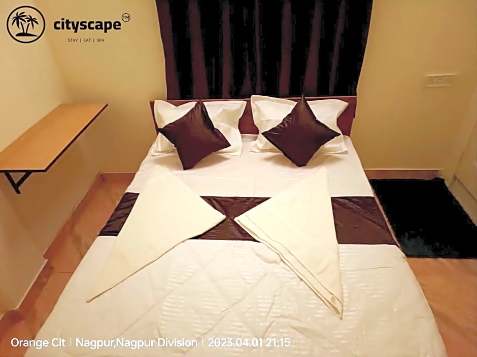 Hotel Orange Cityscape