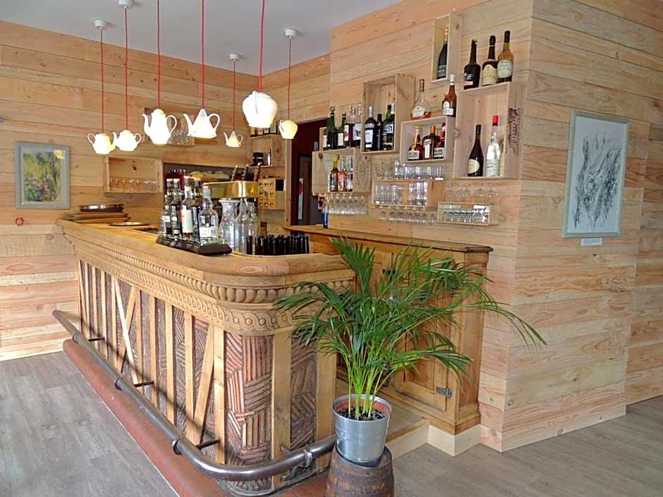 Logis- Hôtel & Restaurant Le Montligeon