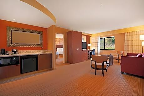 Suite, 2 Queen, Sofa bed