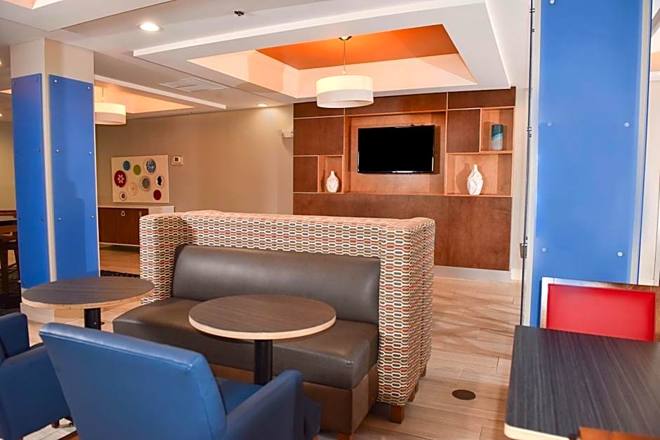 Holiday Inn Express Hotel & Suites Selma By IHG