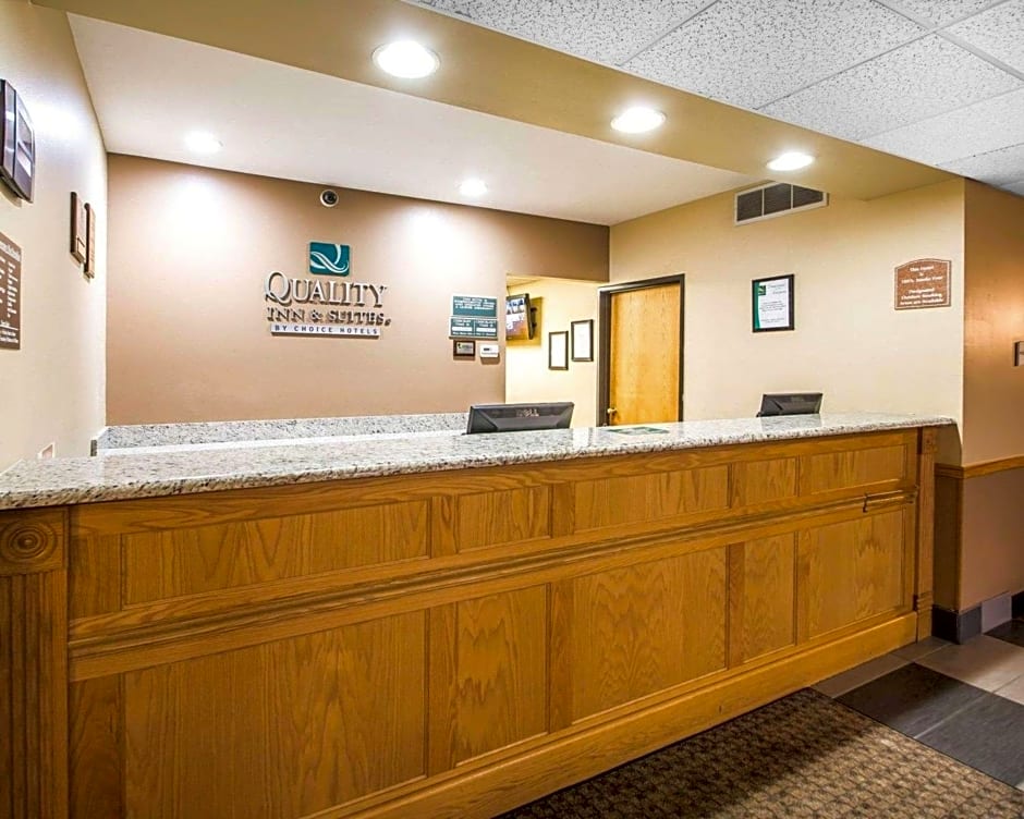 Quality Inn Mauston I-90