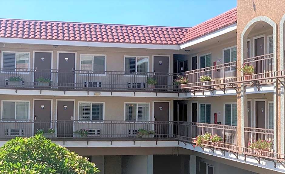 Days Inn by Wyndham Alhambra CA