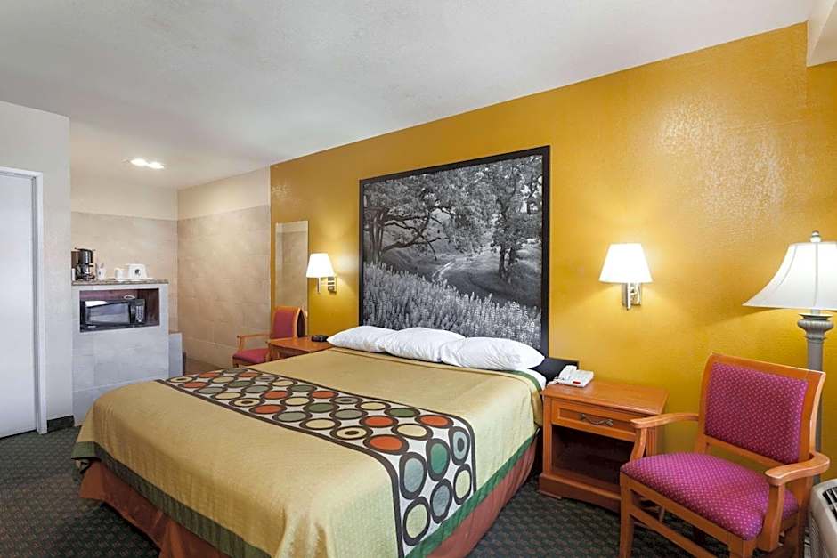 Super 8 by Wyndham Bakersfield South CA