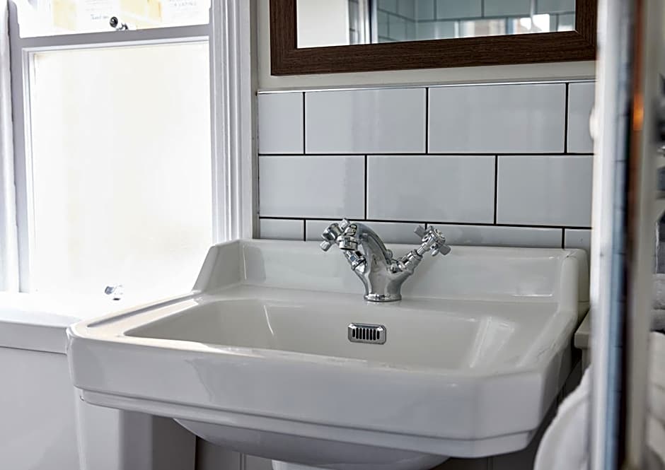 The Kings Head Wroxham by Greene King Inns