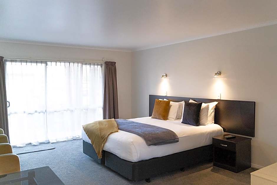 Pacific Coast Motor Lodge