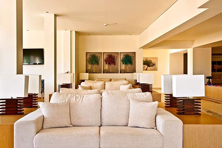 Lindos White Hotel & Suites