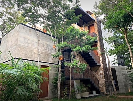 La Casa de María 11:11
