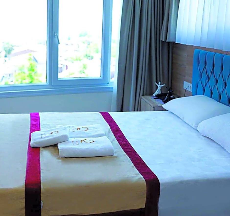 THE LAILA HOTEL