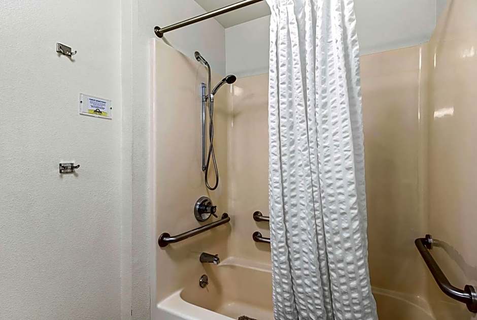 Days Inn by Wyndham Great Falls