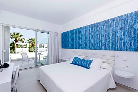 King Room with Private Terrace and Balinese Bed