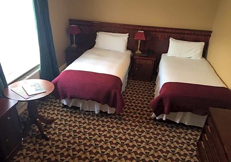 Riverbank House Hotel