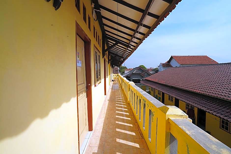 SPOT ON 93005 Berkah Kedawung Syariah  Near Fakultas Farmasi Universitas Muhammadiyah Ahmad Dahlan C