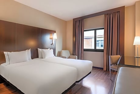 Deluxe Room, 2 Twin Beds, Smoking