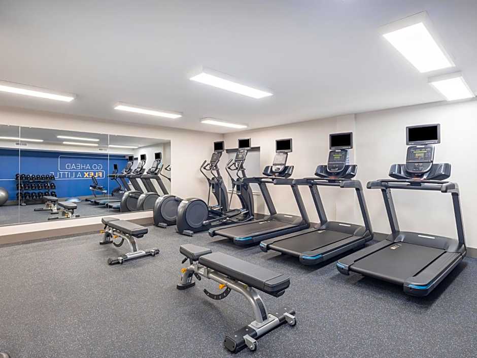 Holiday Inn Express & Suites Greensboro - (I-40 @ Wendover) By IHG
