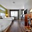 Econo Lodge Inn & Suites