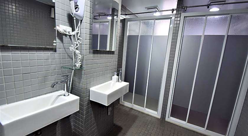 Inn Cube Taipei Main Station