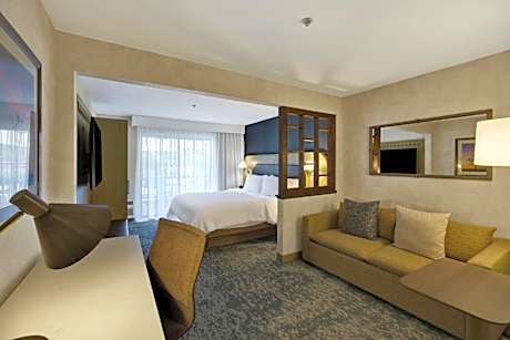 Standard King Room with Balcony