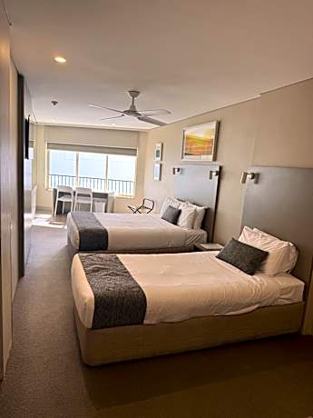 Motel Queen and Single Beach View