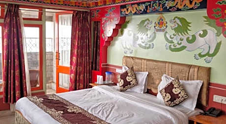 Hotel Seven Seventeen