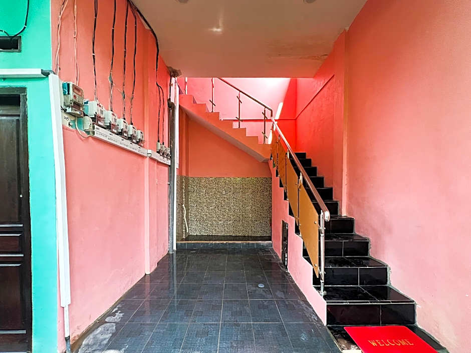 RedDoorz near Sunrise Mall Mojokerto