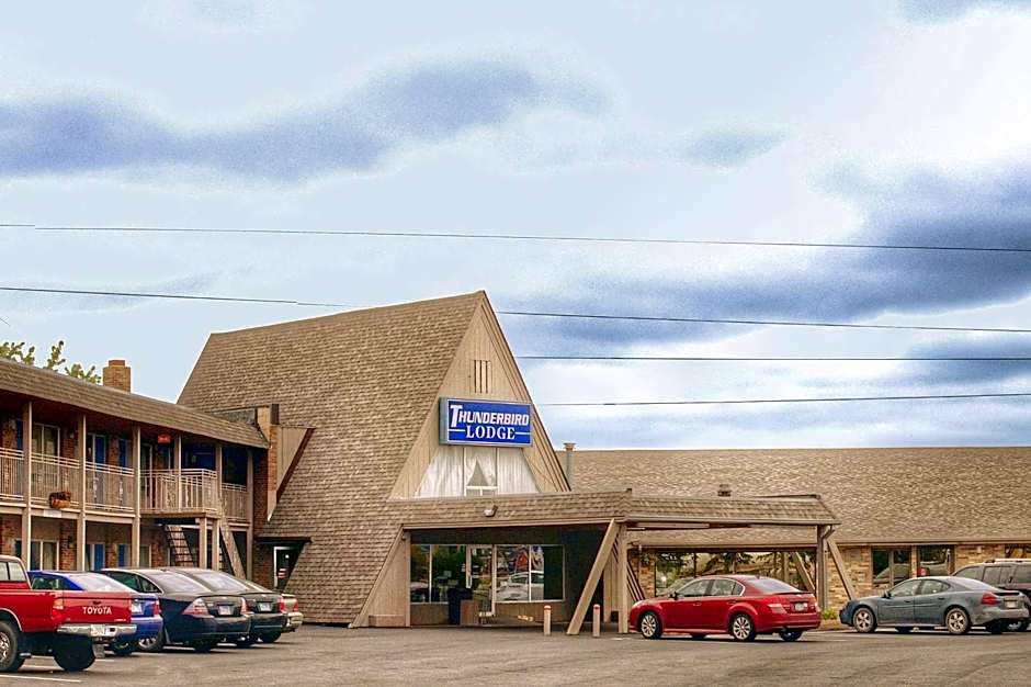 Thunderbird Lodge