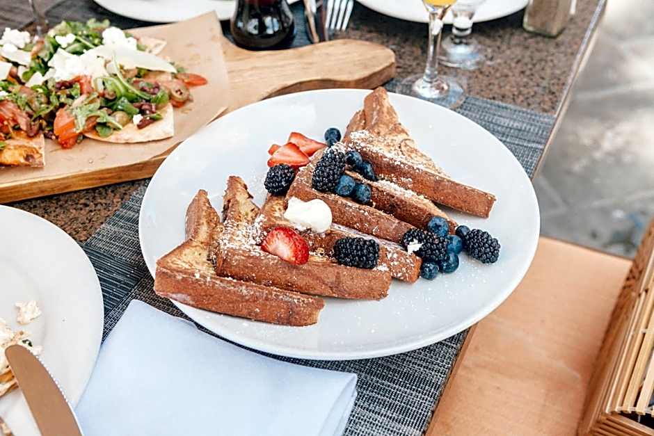 Westlake Village Inn