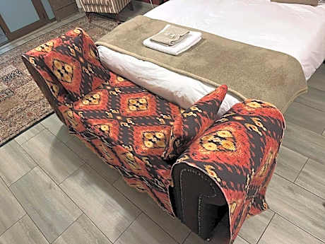 Deluxe Double Room (2 Adults + 1 Child)