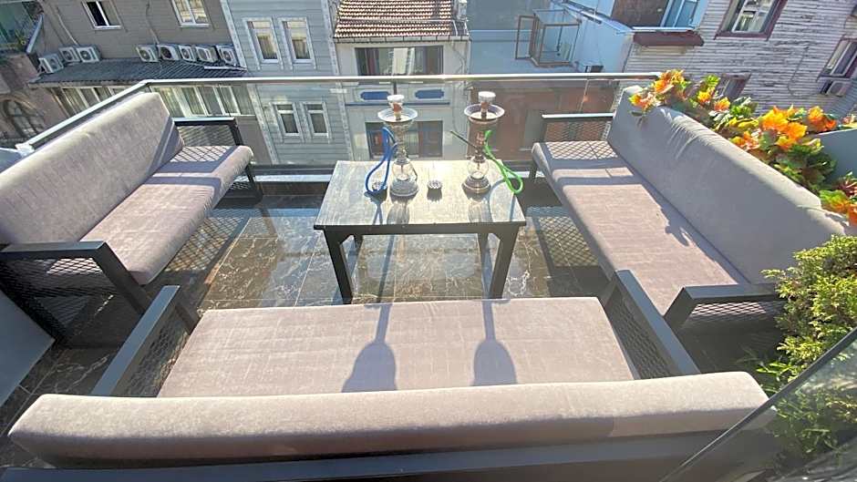 La Petite Maison Hotel