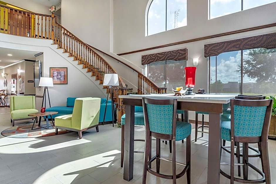 Best Western Plus Victoria Inn & Suites