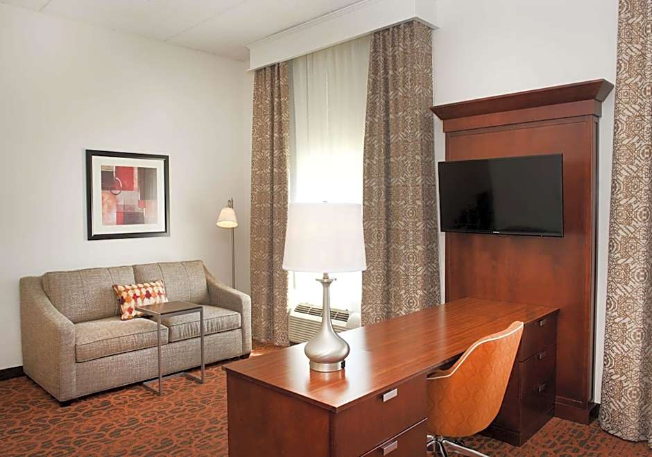 Hampton Inn By Hilton & Suites Pittsburgh-Meadow Lands
