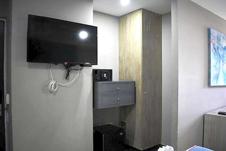 Illusion Xpress I Attraction Hotel Deluxe