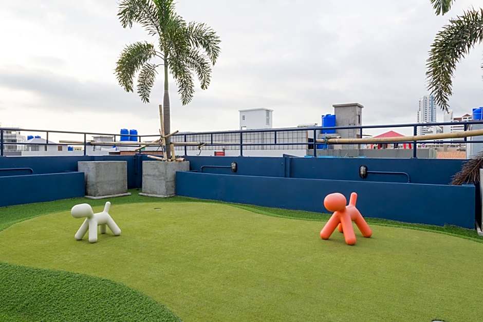 Alfresco Phuket Hotel