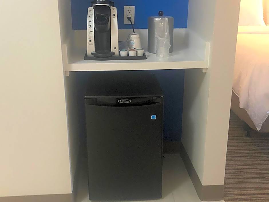 Holiday Inn Express Hillsboro I-35 By IHG